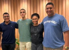 Ex-alunos da rede pública da Bahia buscam apoio para representar o Brasil em competição de robótica no Canadá
